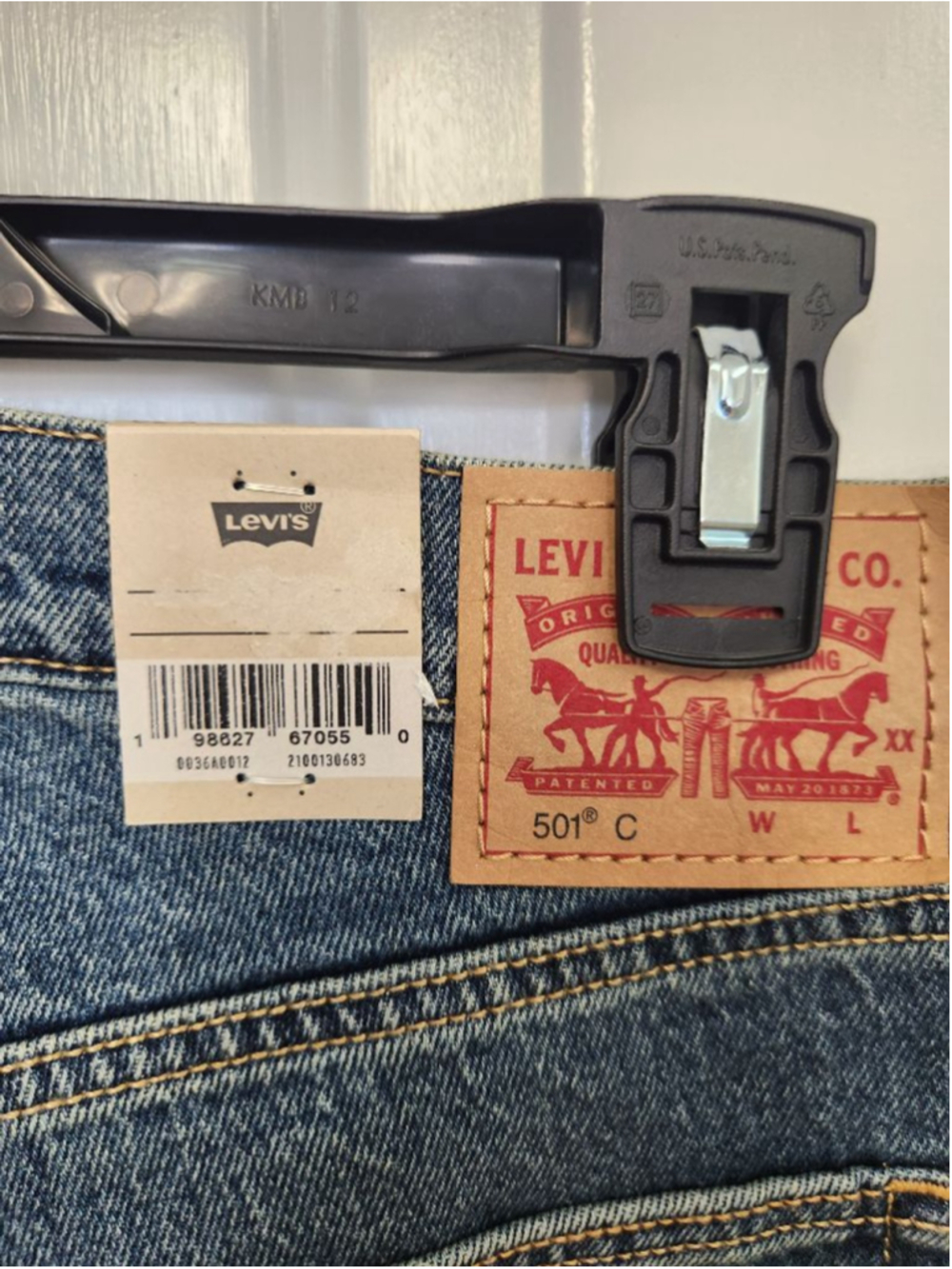 Levi's Blue 501 Curve Straight Leg Jeans with Studs Size 32X30 - Picture 8 of 10